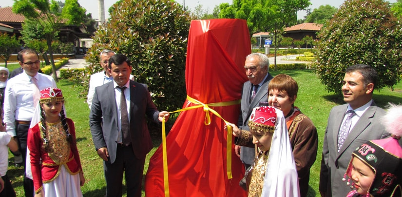 Burana Kulesi maketi, törenle ziyarete açıldı