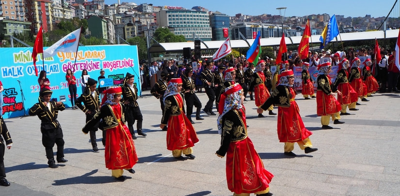 Miniatürk Dünya Çocuklarının Dansları İle Renklendi